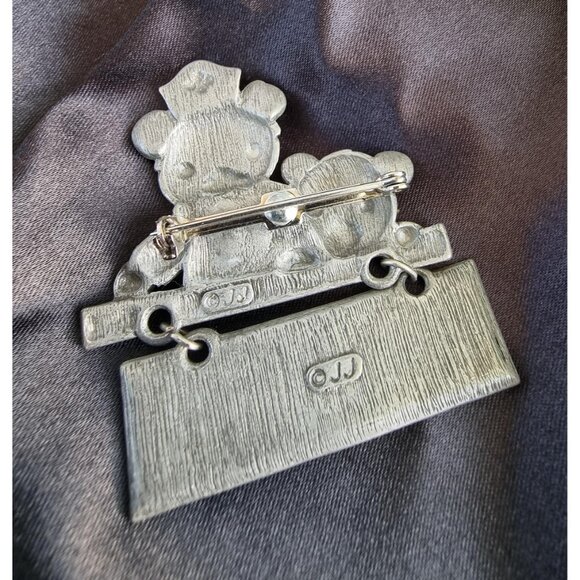 Vintage Nurses Make It All Better JJ Signed Nurse Hospital Teddy Brooch Silver T - Picture 2 of 5